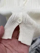 短丈ニットトップス【レース付き・デザイン性あり・夏用・女性用・ボタン付き】