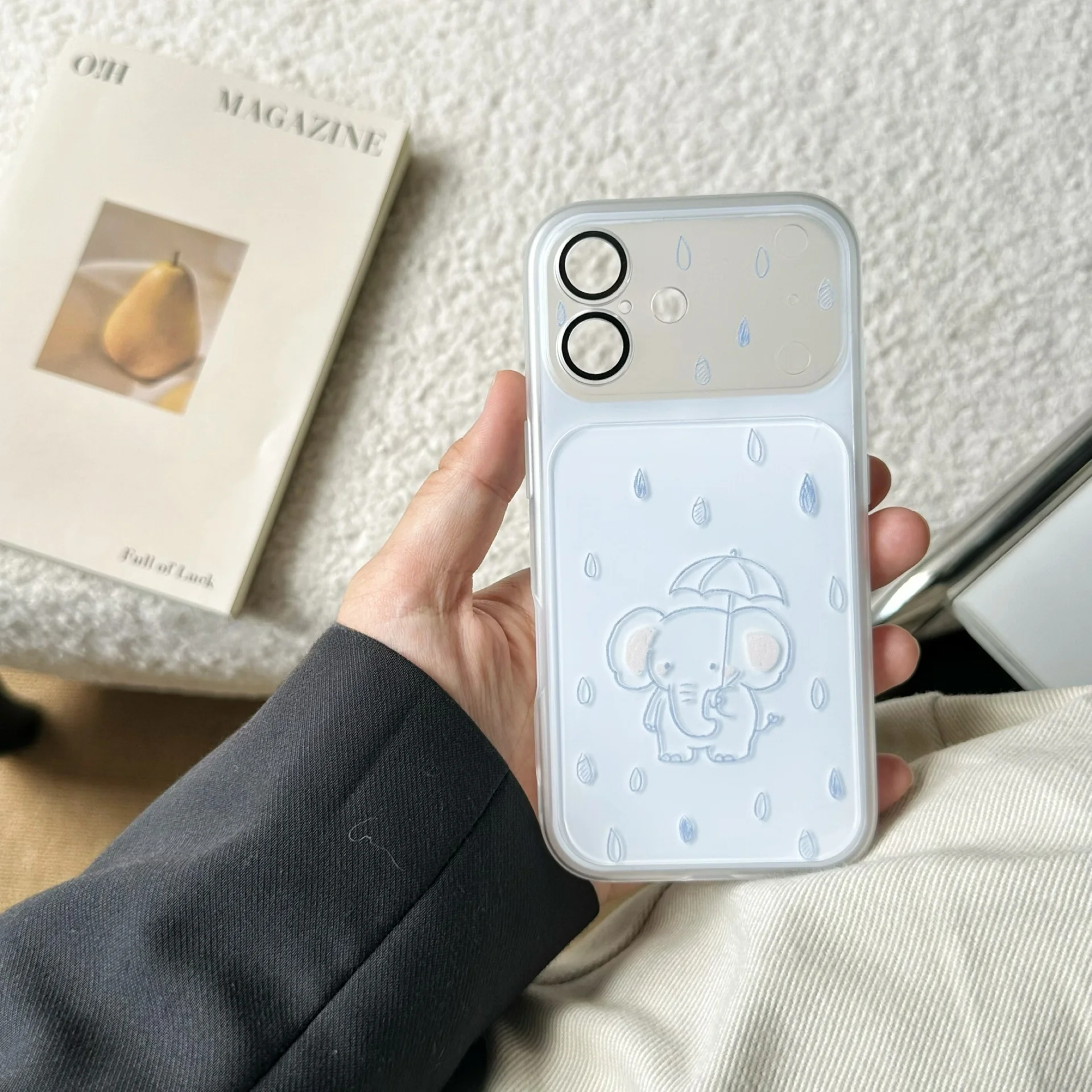 iPhone12mini  に合うケースはどれがおすすめ？雨の日にぴったりな小象デザインが話題！
