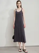 エレガントなドレスとシャツのコーディネート【女性用・キャミソールスカート・華やかな印象】（セットアップ対応）