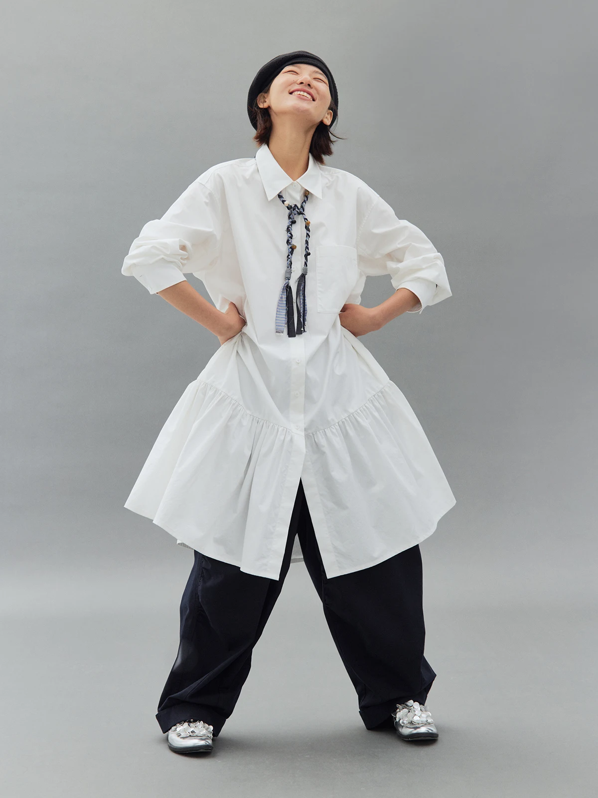 大人可愛い服 40代コーデ 完全ガイド｜黒と白のシンプルさが実現する洗練されたスタイル