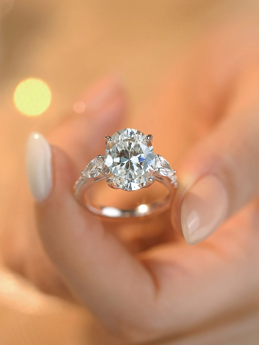 おしゃれな人が選ぶ 結婚指輪は、ブルーダイアモンドの魅力を活かしたデザインが今注目？