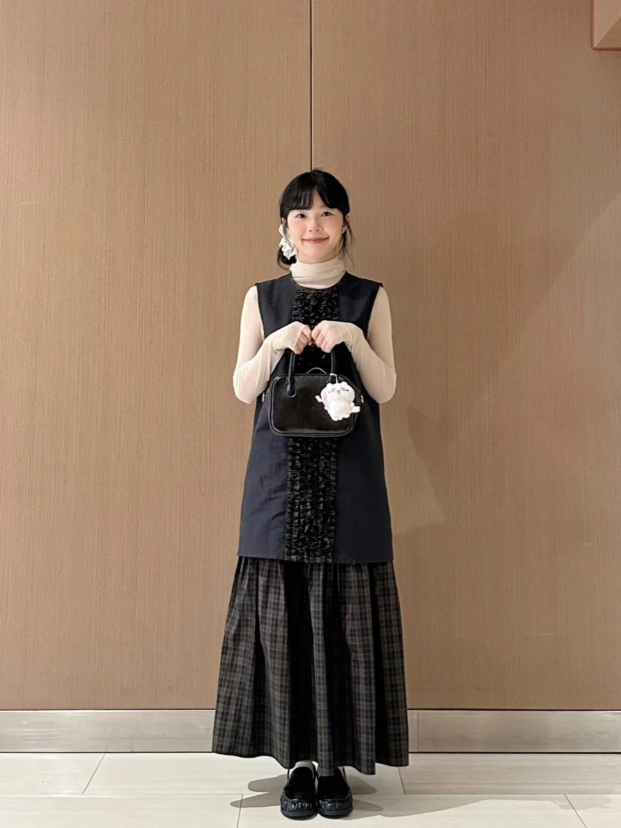 10月中ばに着る服装はどう選ぶ？クラシックチェック柄のフレアスカートが解決する季節感の悩み