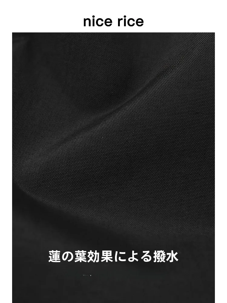通勤レインウェアとしての撥水加工ゆったりフィットメンズジャケット：高めの襟とジップアップが実用性を支える