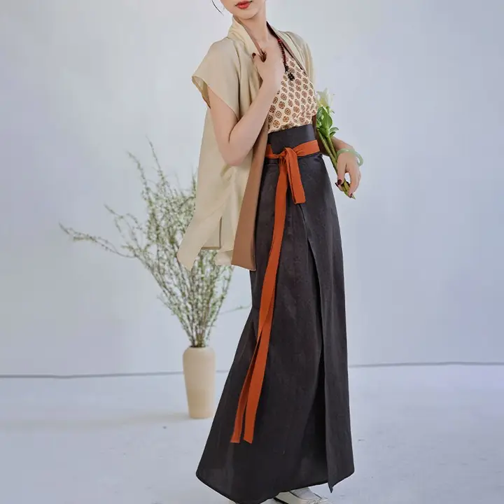 古風なデザインの春秋用航空袖漢服・スリーブトップとスカート【日常通勤向け・レトロスタイル】（セットアップ対応）
