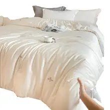 高級 大豆繊維と桑蚕絲使用 夏用涼感布団【薄手・軽量・春秋向け】