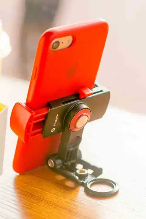 Fotopro 金属製ホットシュークリップ式スマートフォンスタンド【横縦回転対応・撮影・自撮り用】