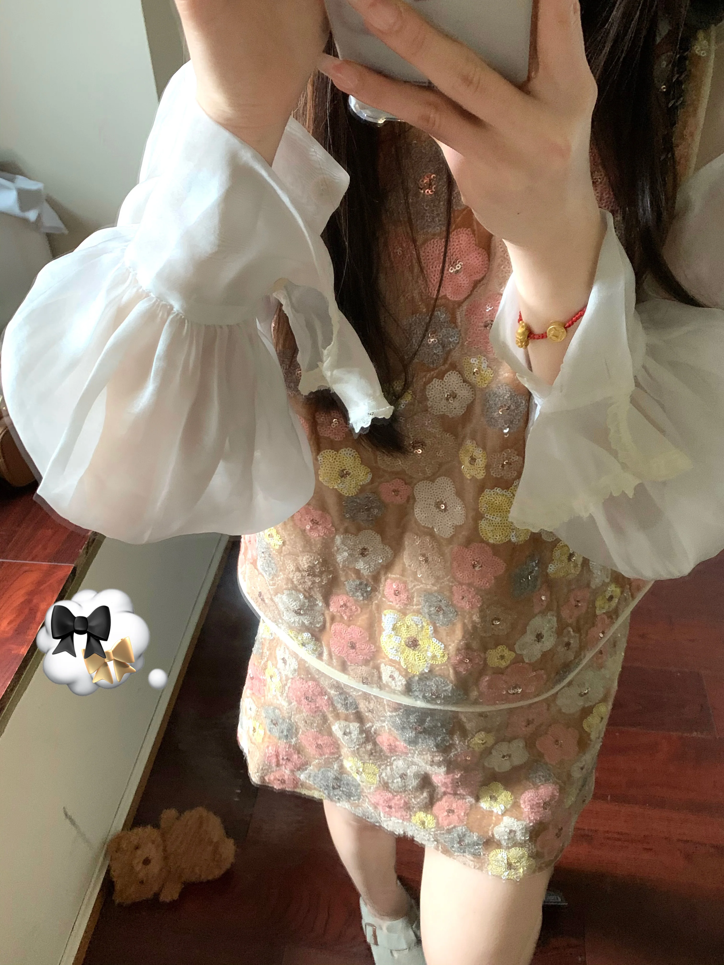 清楚系ファッションは、本当に「シンプル」なのか？その本質をこの1着で解き明かす