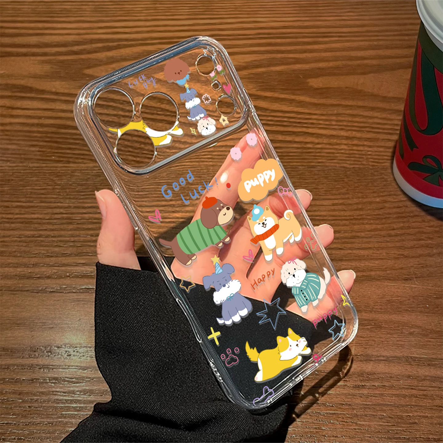 犬のイラストが可愛いiPhoneケース：透明・ブラックの子犬デザインと転倒防止機能