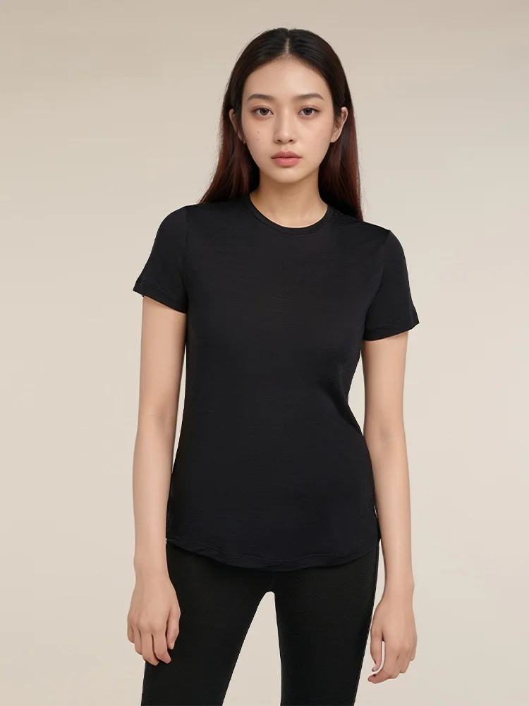 ストリートファッションの本質とは？メリノウールTシャツで解くスタイルの秘密
