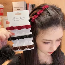 赤色の新年用 編み込みヘアクリップ【植毛仕上げ・サイドボリューム・ダックビルスタイル】（セットアップ対応）