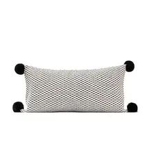 モダンで洗練されたデザイン！黒白抽象肌理のウサギ毛ボール装飾クッション【ロングタイプ・インテリア用】