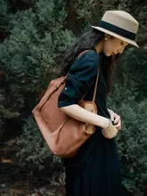 エコレザー使用のトートバッグ【ワビサビスタイル・大容量・肩掛け】