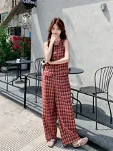 レトロな赤チェックのノースリーブベストとワイドパンツ【夏用・文芸風・スタイリッシュ】（セットアップ対応）
