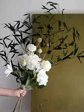 高級感漂う竹の風合い！フェイクフラワー花束【リビング用・装飾用・花瓶付き】