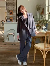 深い灰色のスーツ【春秋用・フィット・小柄向け・ストレートパンツ・スーツアップ対応】