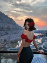 セクシーなビキニ水着【リゾート・赤・大きめバスト対応】（セットアップ対応）