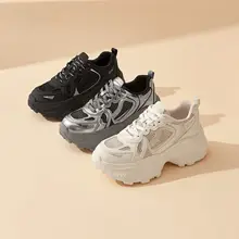 レディース ブラック ヴィンテージスタイル スニーカー【厚底・秋用・カジュアルデザイン】