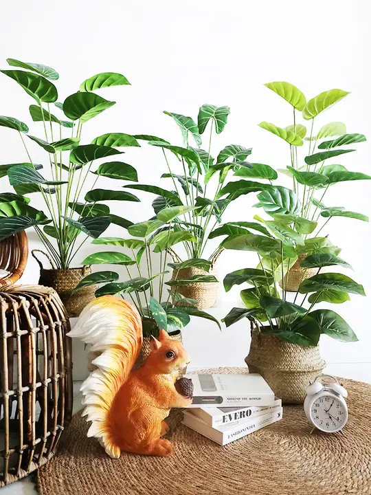 リアルな小さな観葉植物 ツルビニ 鉢植え【インテリア装飾用・デスクやリビングに最適】