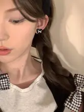 可愛いハート型リボンデザインのイヤリング【ブラック・ピンク・耳穴不要】