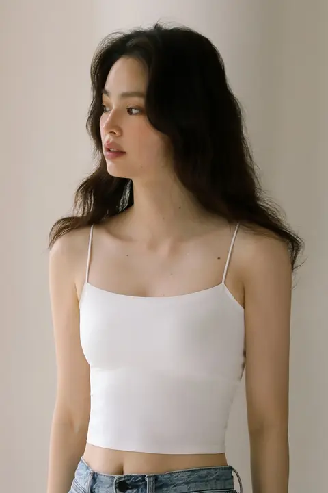 ブラトップ レディース キャミソール 極細ストラップ シームレス カップ付き 美背デザイン インナー