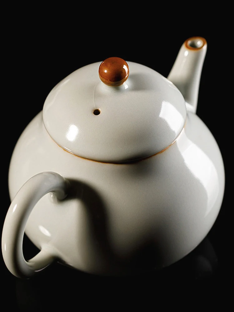 天青色梨形茶壺：汝窯鉱釉陶瓷的中式茶道核心器物