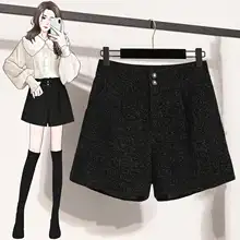 黒のショートパンツ【Aライン・ワイドレッグ・冬用・雪ニール糸・ブーツと合わせて】