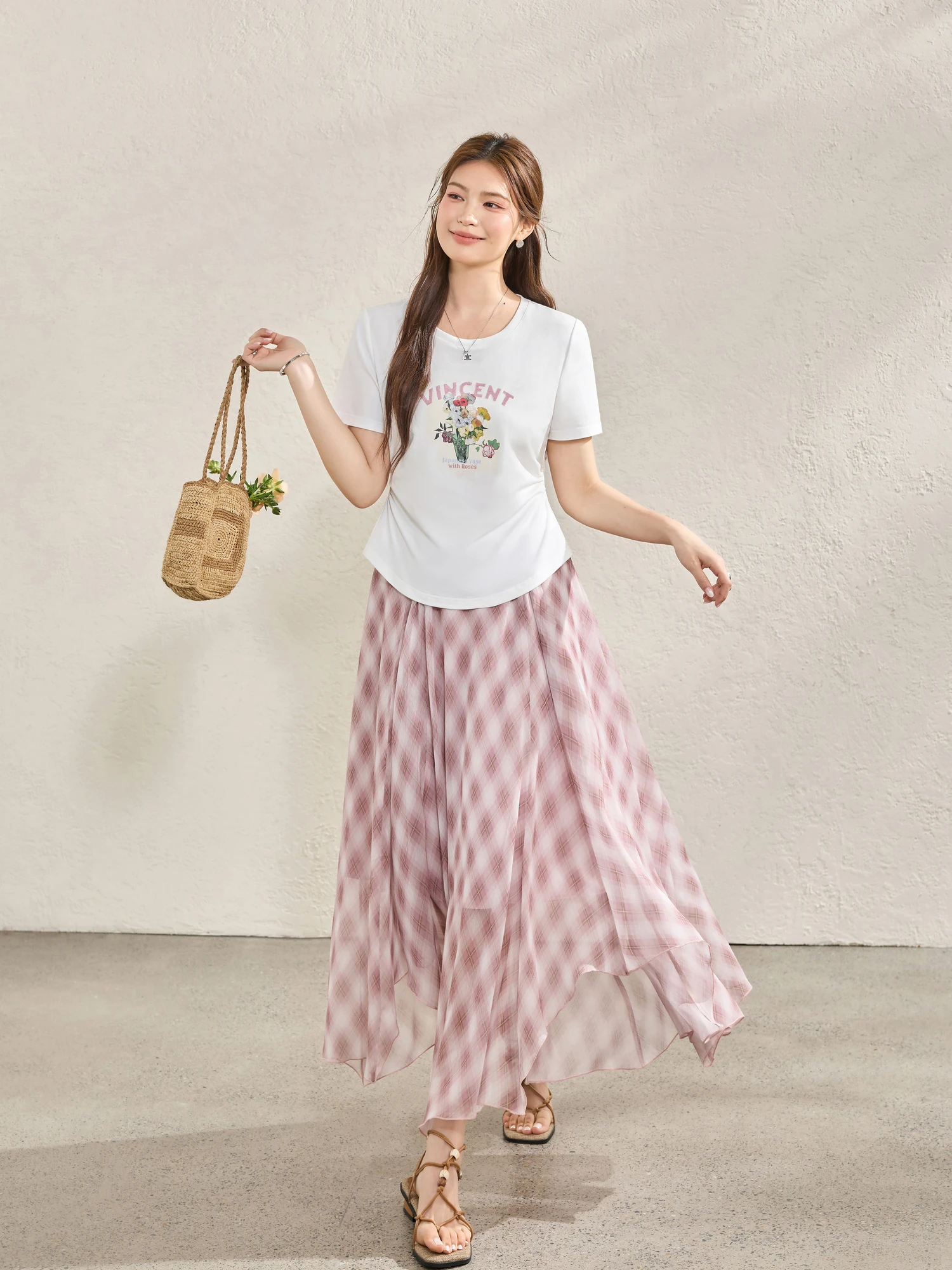 ファッションプリントの短袖Tシャツと不規則なシフォン半身スカートセット：オールインワンレディースの実用性とシーン別適用