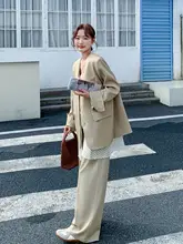 カキー色の高級感あるカジュアルスーツ【ワイドパンツ・レース切替ベスト・春用】（セットアップ対応）