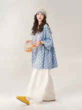 ドット柄浅いブルーのラウンドネック半袖シャツ【春用・女性用・甘いデザイン】