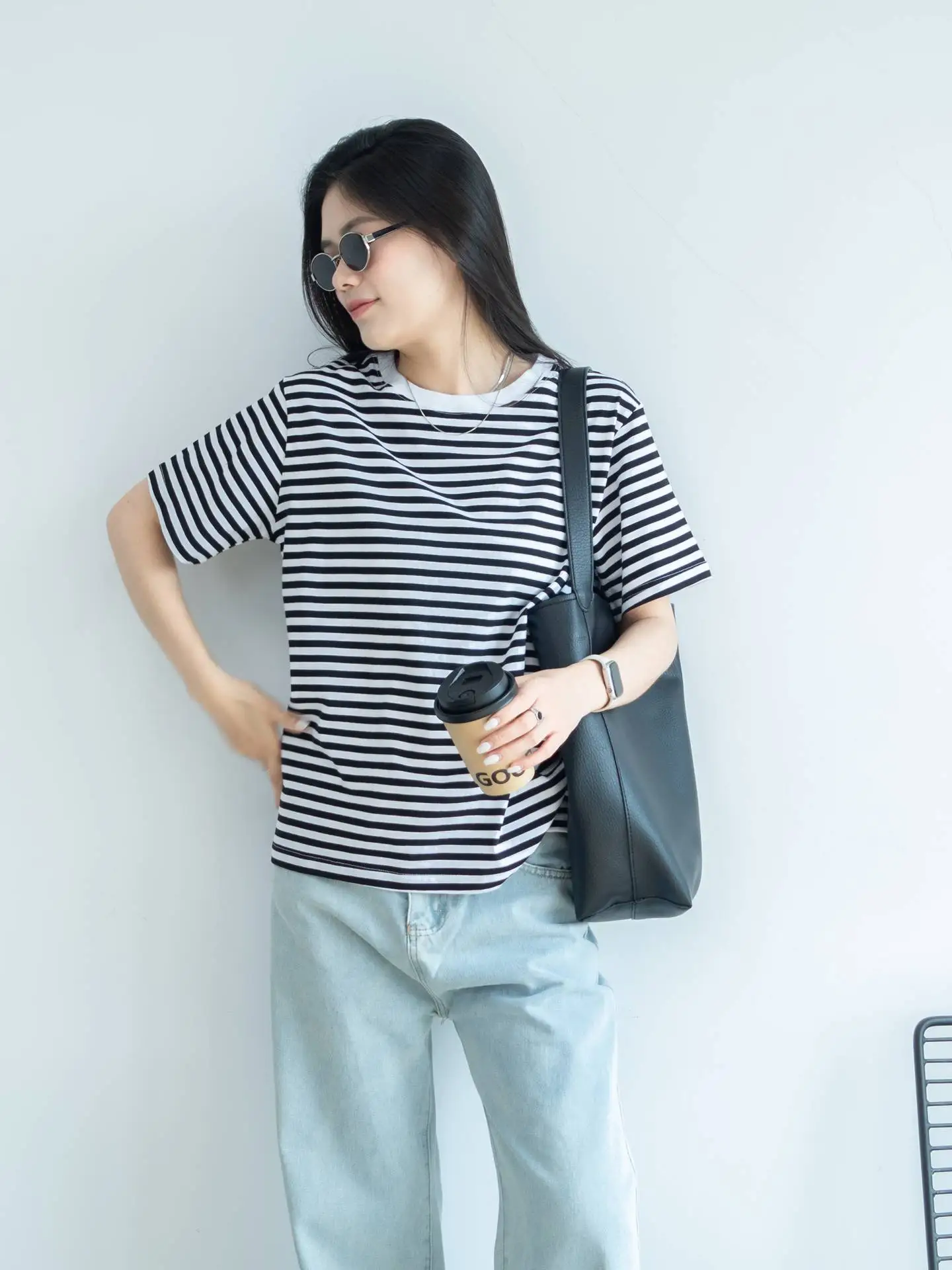 大人可愛い服 40代コーデの完全ガイド｜フリルストライプトップスで心のリズムを整える