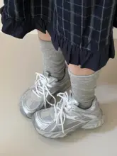 厚底デザインのシルバーおしゃれスニーカー【女性用・秋用・カジュアル・増高タイプ】