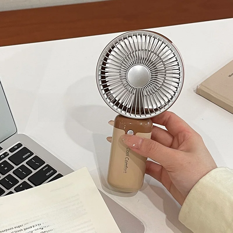 首掛け扇風機を選ぶべき理由は？実は「持ち運びできる卓上扇風機」が今、日本の暮らしに欠かせない