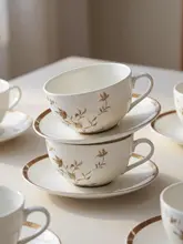 上品なデザインのマグカップとソーサーのセット【マグカップ・磁器製・ギフトボックス付き】（セットアップ対応）