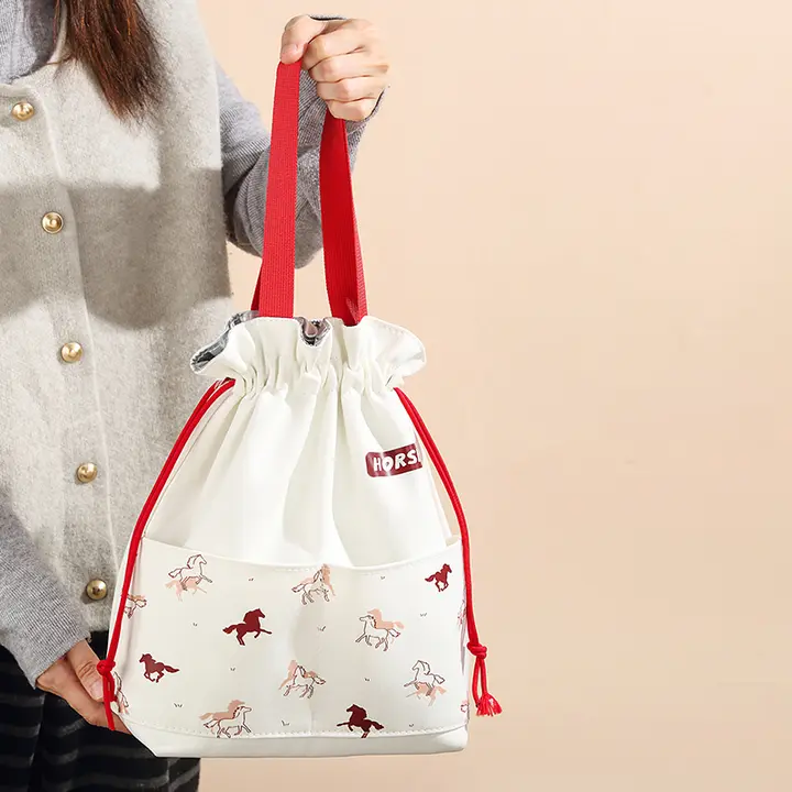 高品質なデザイン！お弁当用手提げバッグ【防水キャンバス・抽紐式・収納バッグ】