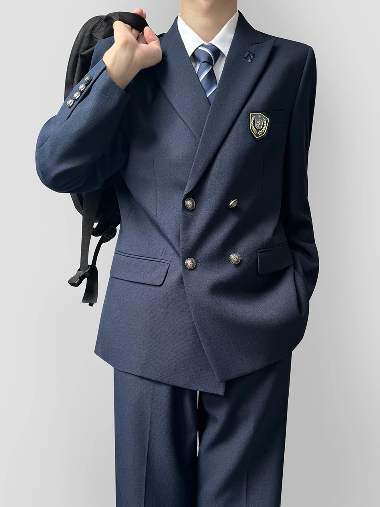 中古制服を買うなら、この1着が本当に「通学にぴったり」？
