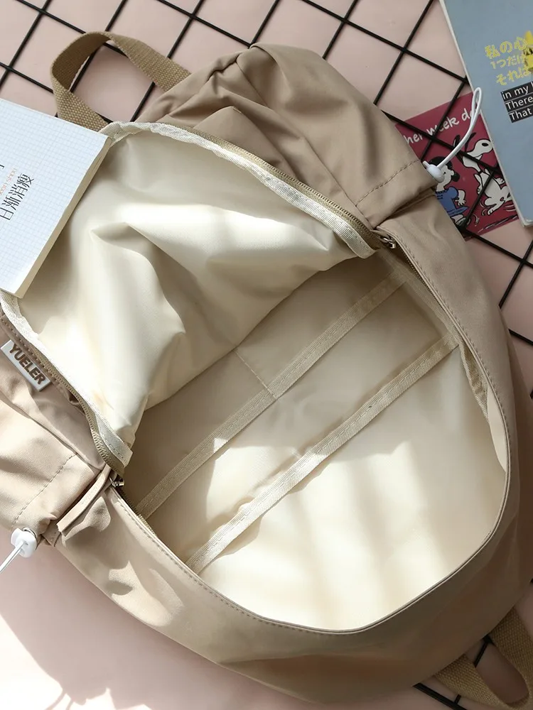 夏のリュックをどう選ぶ？軽量で通気性に優れたカラフルリュックが今、女性の日常を変える