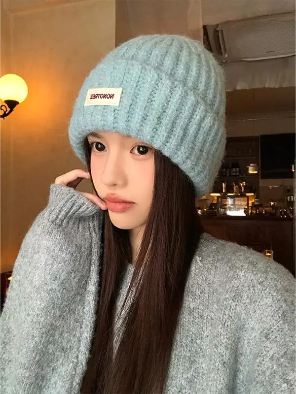 ショートヘアに合うニット帽をどう選ぶ？前髪なしでかっこよく見えるスタイルの秘密はここに