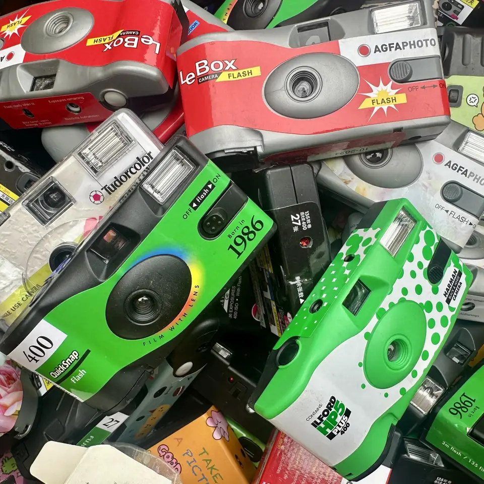 135フィルム暗箱 空巻き筒 片頭付きコレクション用 20スタイルランダム