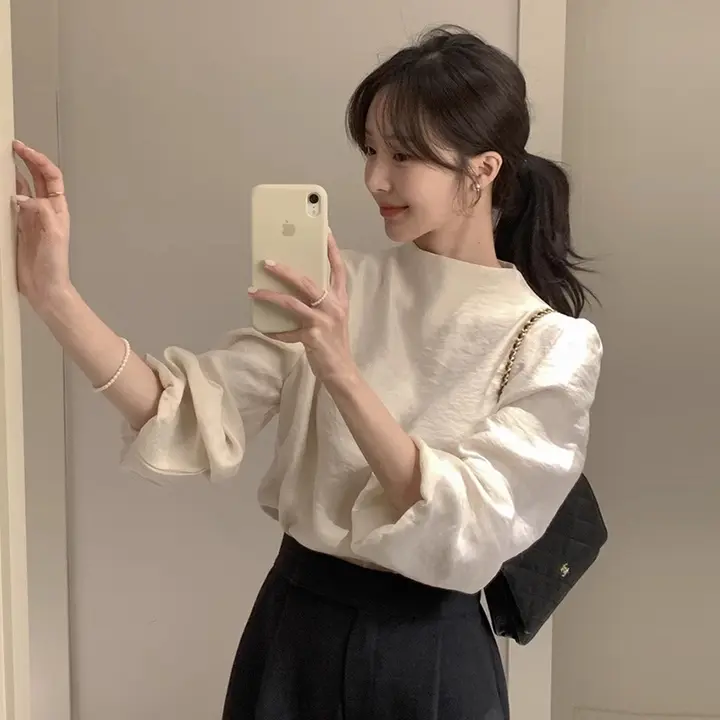 春用シンプルデザインの立ち襟ルーズフィットシャツ【バックファスナー・バルーンスリーブ】