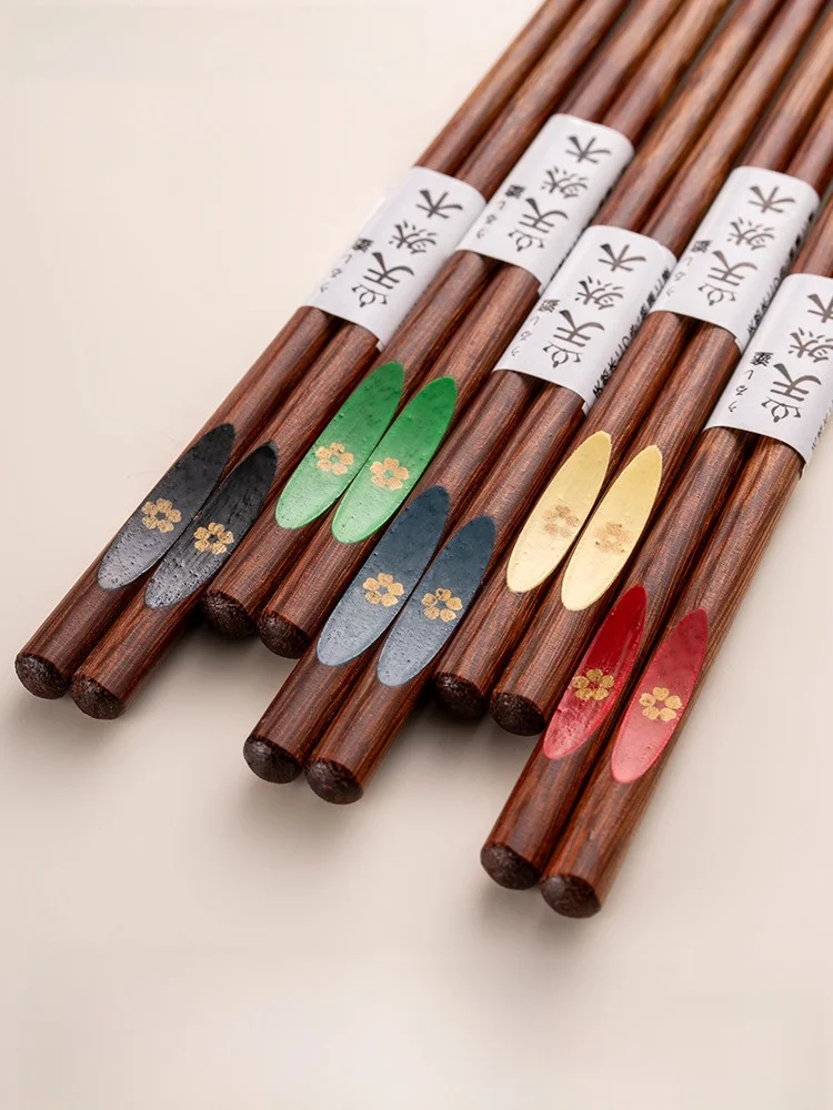 木製箸の高級感と実用性：onlycook 桜の木製箸が家庭でどう活用されるか