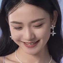 四葉のモチーフが可愛い！四葉蝶イヤリング【華やかデザイン・ファッションアクセサリー】