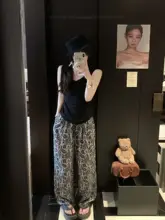 花柄デザインのウエストゴムカジュアルパンツ【高腰・ゆったりシルエット・秋用】