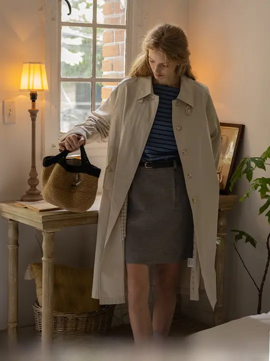 クラシックなチェック柄のトレンチコート【中長丈・ダブルブレスト・カラーブロック】