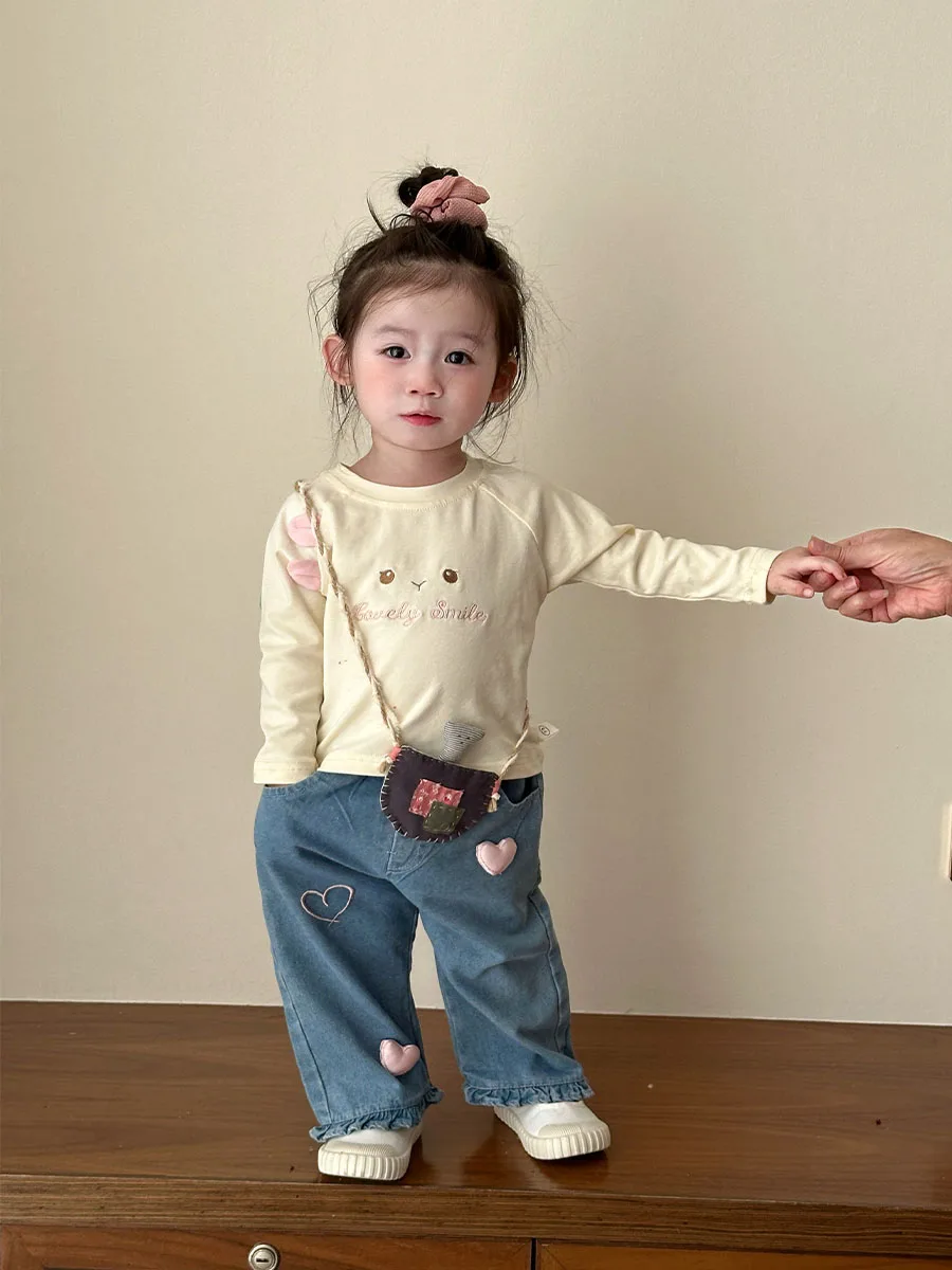 春夏用女の子デニムパンツハートデザイン カジュアルアウトドア対応セットアップに最適