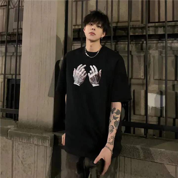 極上の柔らかさの黒いショートスリーブTシャツ【ゆったりオーバーサイズ・カジュアルスタイル】