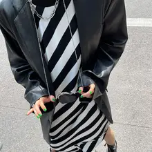 ニッチな高級チェーンスモールスクエアバッグ