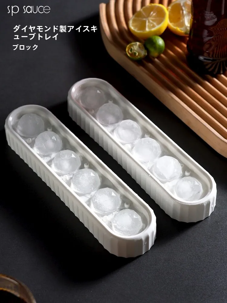 家庭で氷を作るときに迷うのは、本当に「アイスチャージャー」なのか？