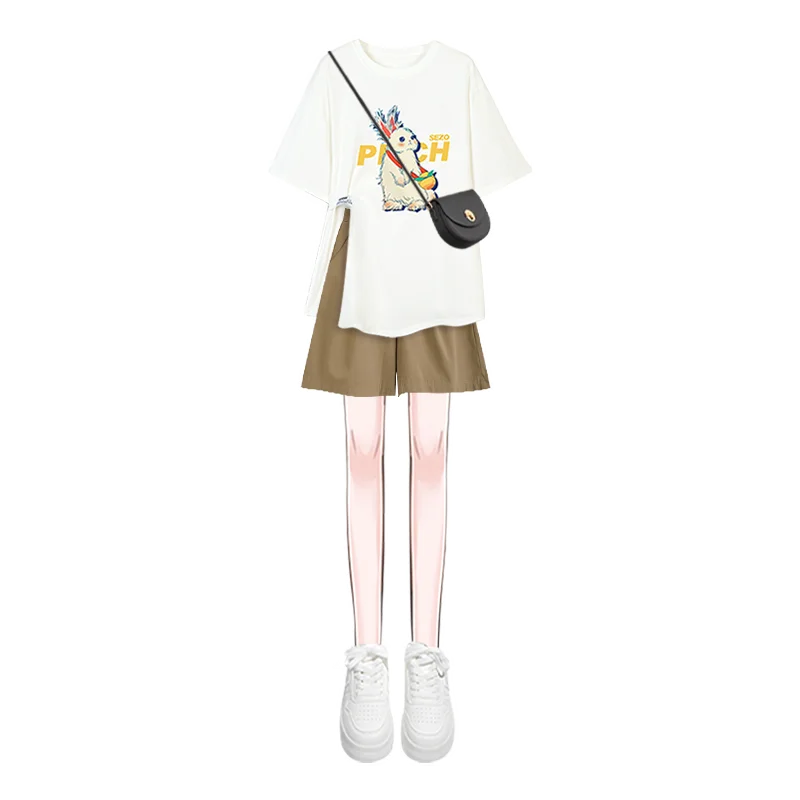 20代の夏にぴったりな学院風カジュアルスタイルは、どう選ぶ？