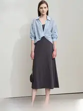 エレガントなドレスとシャツのコーディネート【女性用・キャミソールスカート・華やかな印象】（セットアップ対応）
