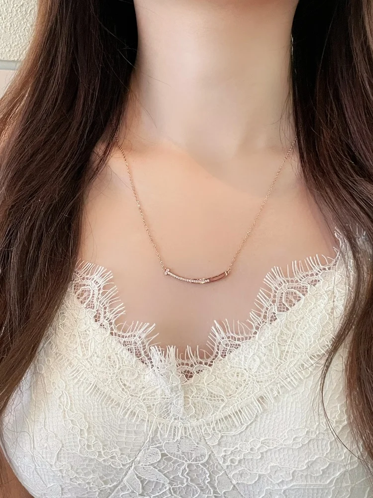 999純銀製微笑ネックレス：シンプルで高品質な女性向けギフトアクセサリー